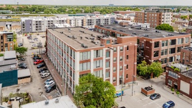 Live in the heart of downtown Indianapolis in this stylish and