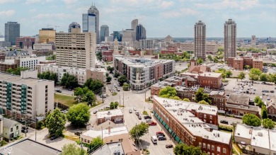 Live in the heart of downtown Indianapolis in this stylish and