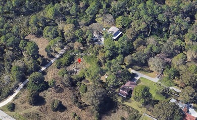 Great location in North Fort Myers, located on a quiet street in - photo 2