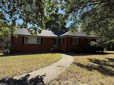 Tom-A-Lex Lake Home Active Under Contract in Thomasville North Carolina