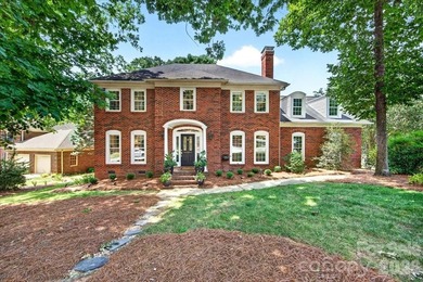 Welcome to Williamsburg Raintree! This updated 5-bedroom house - photo 1