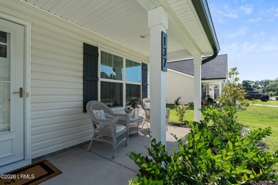 Beautifully maintained 3-Bedroom 2.5 Bath home with a dedicated - photo 3