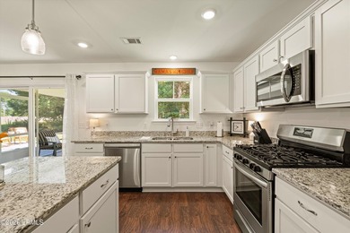 Beautifully maintained 3-Bedroom 2.5 Bath home with a dedicated - photo 10