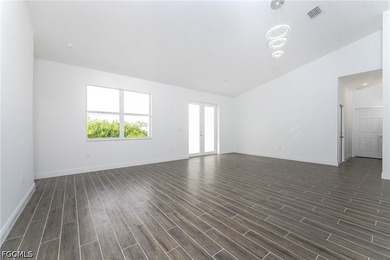 This beautiful 4-bedroom, 3-bathroom, 2,100 sq ft single-family - photo 12