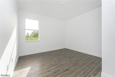 This beautiful 4-bedroom, 3-bathroom, 2,100 sq ft single-family - photo 28