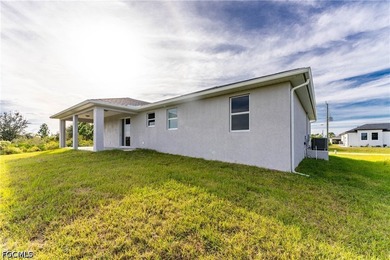 This beautiful 4-bedroom, 3-bathroom, 2,100 sq ft single-family - photo 30