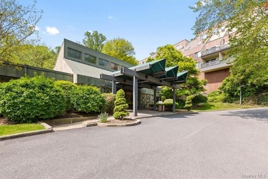 Only 30 minutes from Manhattan sits this gem of a building - photo 2
