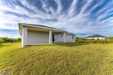 This beautiful 4-bedroom, 3-bathroom, 2,100 sq ft single-family - photo 33