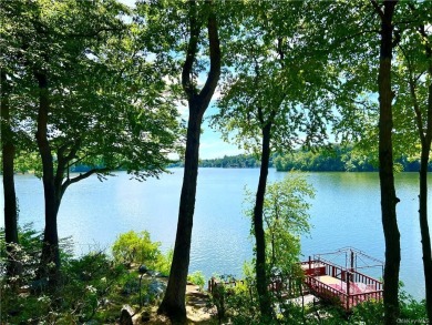 *SHANGRILA* Nestled in the woods on one glorious *ACRE* - Lake Home For Sale in Mahopac, New York
