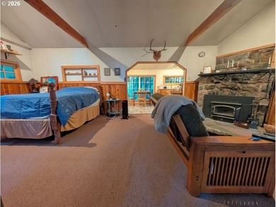 Built in 1930 and tucked among towering firs in the Mt. Hood - photo 10