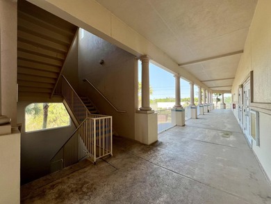 Well-maintained office space available in The Plaza, centrally - photo 9