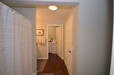 Welcome to 133 Cherry Street, probably one of the most iconic - photo 19