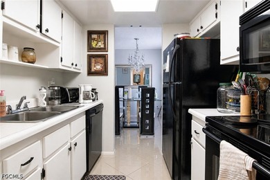 Welcome to this beautifully maintained, move-in ready 2-bedroom - photo 20