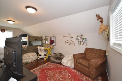 Welcome to 133 Cherry Street, probably one of the most iconic - photo 23