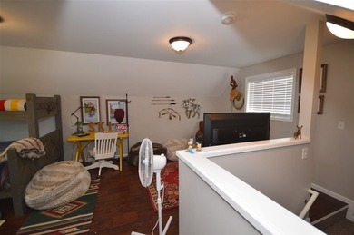 Welcome to 133 Cherry Street, probably one of the most iconic - photo 26