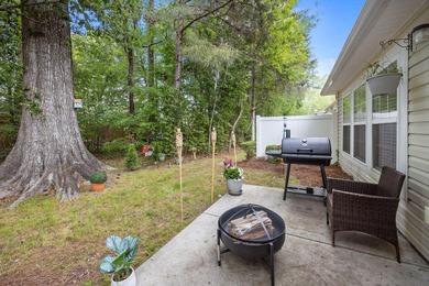 Welcome home to this beautifully maintained 3-bedroom, 2.5-bath - photo 28