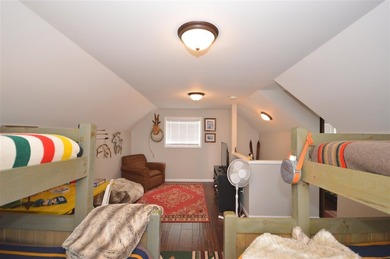 Welcome to 133 Cherry Street, probably one of the most iconic - photo 33