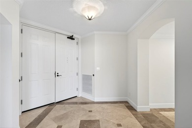 Direct oceanfront corner unit with sweeping ocean views and - photo 4