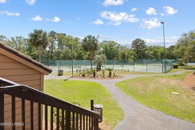 Nicely maintained 2-bedroom, 2-bath Tennis Villa located on the - photo 4