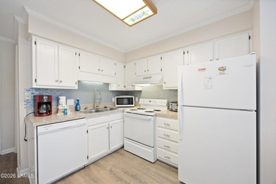 Nicely maintained 2-bedroom, 2-bath Tennis Villa located on the - photo 7