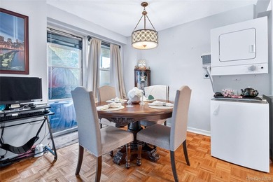 Bright and spacious move-in ready one-bedroom co-op with a - photo 3