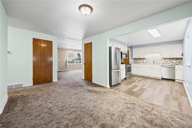Beautifully maintained and lovingly cared for over the past 30 - photo 10