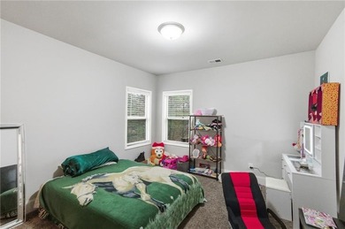 Move-in ready and beautifully maintained! This 5-bed,4.5-bath - photo 11