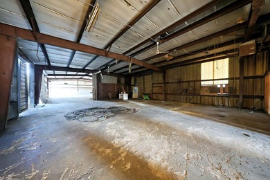 It's rare to find a commercial site this close to town that's - photo 12