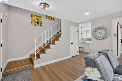 This beautiful, bright, renovated 4 bedroom 3 bath modern home - photo 13