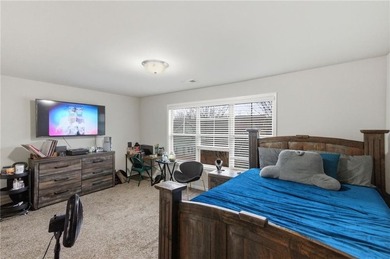 Move-in ready and beautifully maintained! This 5-bed,4.5-bath - photo 13