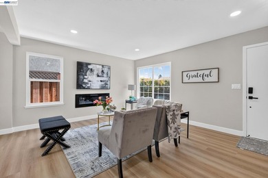 This beautiful, bright, renovated 4 bedroom 3 bath modern home - photo 14