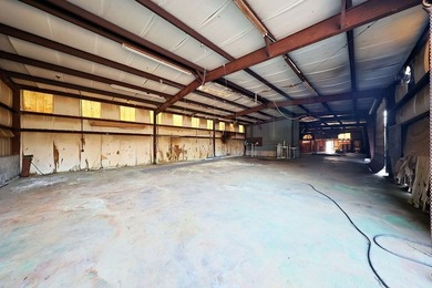 It's rare to find a commercial site this close to town that's - photo 14