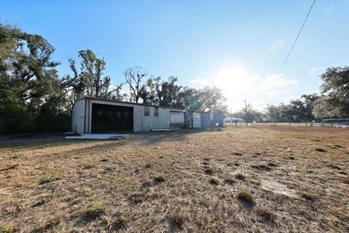 It's rare to find a commercial site this close to town that's - photo 15
