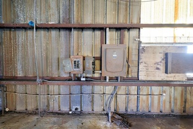 It's rare to find a commercial site this close to town that's - photo 19