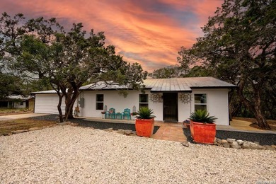 Welcome to Sunset Haven-a beloved Hill Country retreat where - photo 1