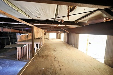 It's rare to find a commercial site this close to town that's - photo 21