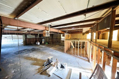 It's rare to find a commercial site this close to town that's - photo 22