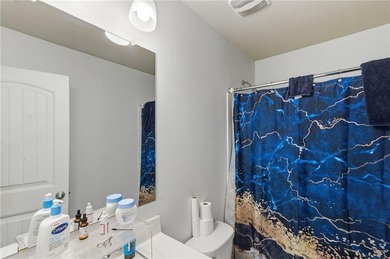 Move-in ready and beautifully maintained! This 5-bed,4.5-bath - photo 23