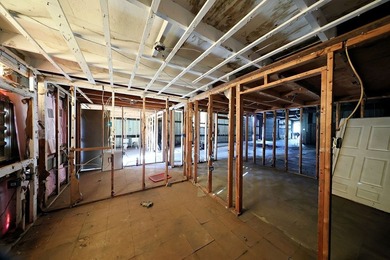 It's rare to find a commercial site this close to town that's - photo 24