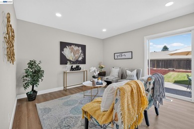 This beautiful, bright, renovated 4 bedroom 3 bath modern home - photo 26