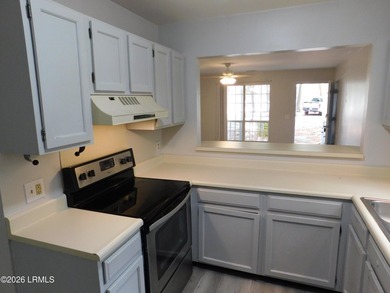 Two Bedroom, one and a half bath Single Family Attached home in - photo 8