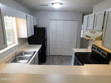 Two Bedroom, one and a half bath Single Family Attached home in - photo 9