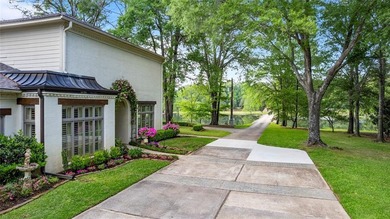 Spring Lake Estate spans 25 beautiful acres within an exclusive - photo 29