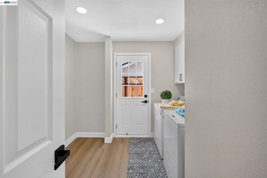 This beautiful, bright, renovated 4 bedroom 3 bath modern home - photo 30