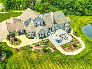 This spectacular Hunting Valley property has 5.42 acres of - photo 4