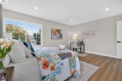 This beautiful, bright, renovated 4 bedroom 3 bath modern home - photo 35