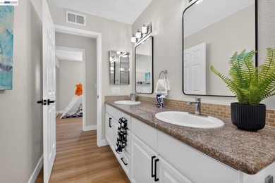This beautiful, bright, renovated 4 bedroom 3 bath modern home - photo 44