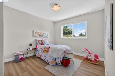 This beautiful, bright, renovated 4 bedroom 3 bath modern home - photo 50