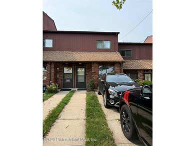 This stunning recently renovated 3 bedrooms duplex condo sits in - photo 1