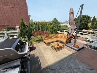 This stunning recently renovated 3 bedrooms duplex condo sits in - photo 10